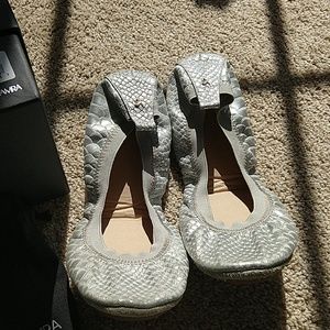 Yosi Santa silver/grey embossed snake, 11